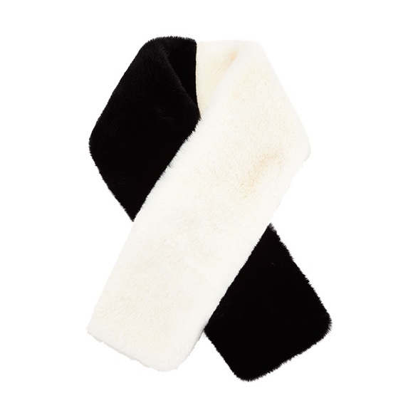 🆕 APPARIS Faux Fur Stole Wrap Scarf & Faux Fur Earmuffs Black White - Picture 5 of 9